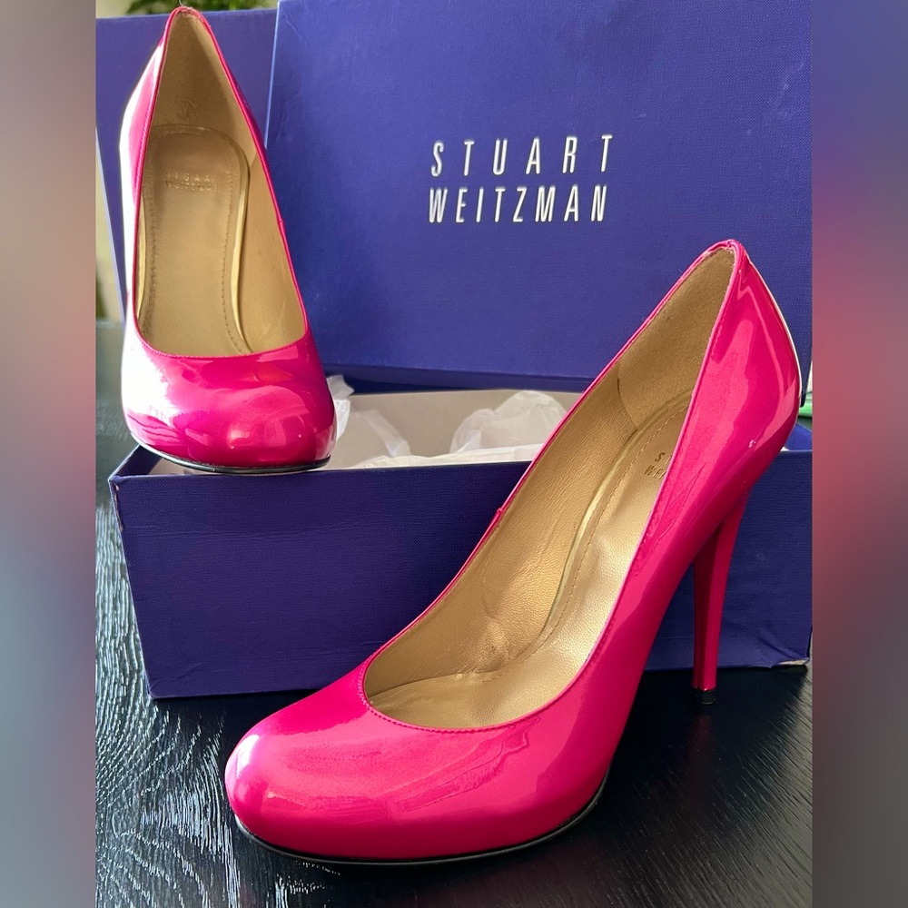 NIB- Never Worn Sz 9 Stuart Weitzman “Hello” pumps Patent Leather HELLO BARBIE